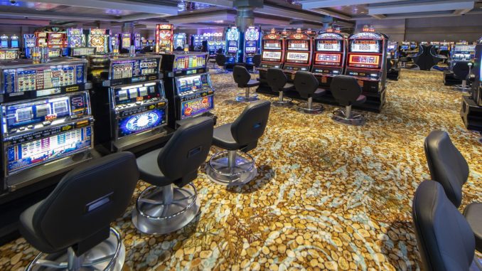 Foxwoods Reimplement Mask Mandate While a Man in Vegas Climbs a 60-Story Casino Protesting the Same