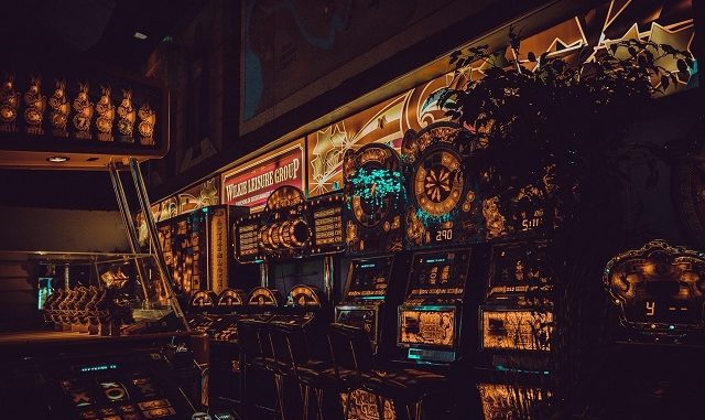 Neon Museum Incorporates Spanish-Language Tours of Iconic Casino Signs