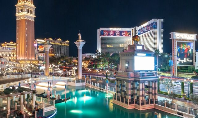 The Horseshoe St. Louis (Formerly Lumière Palace) Settles With Parents of Boy Who Drowned in Pool As Another Caesars' Casino Rebrands